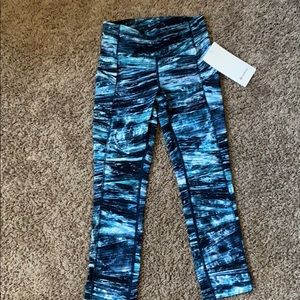 Lululemon size 2 Speed up crop leggings